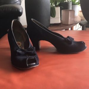 Vintage 1940’s suede pumps Red Cross Shoe